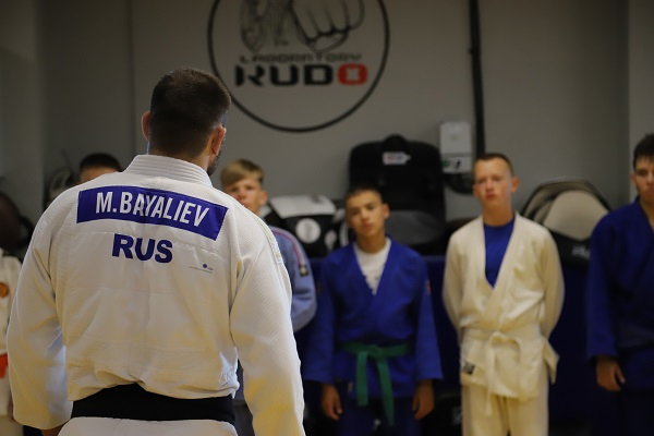 Проведение сборов и соревнований